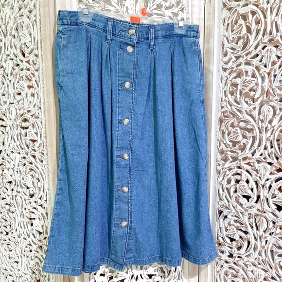 Levi's Dresses & Skirts - LEVI'S Denim Midi Skirt